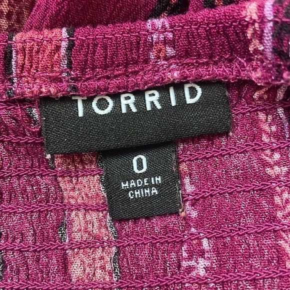 Torrid Babydoll Crepe smocked back textured v-neck striped Tank top size large - Picture 11 of 13